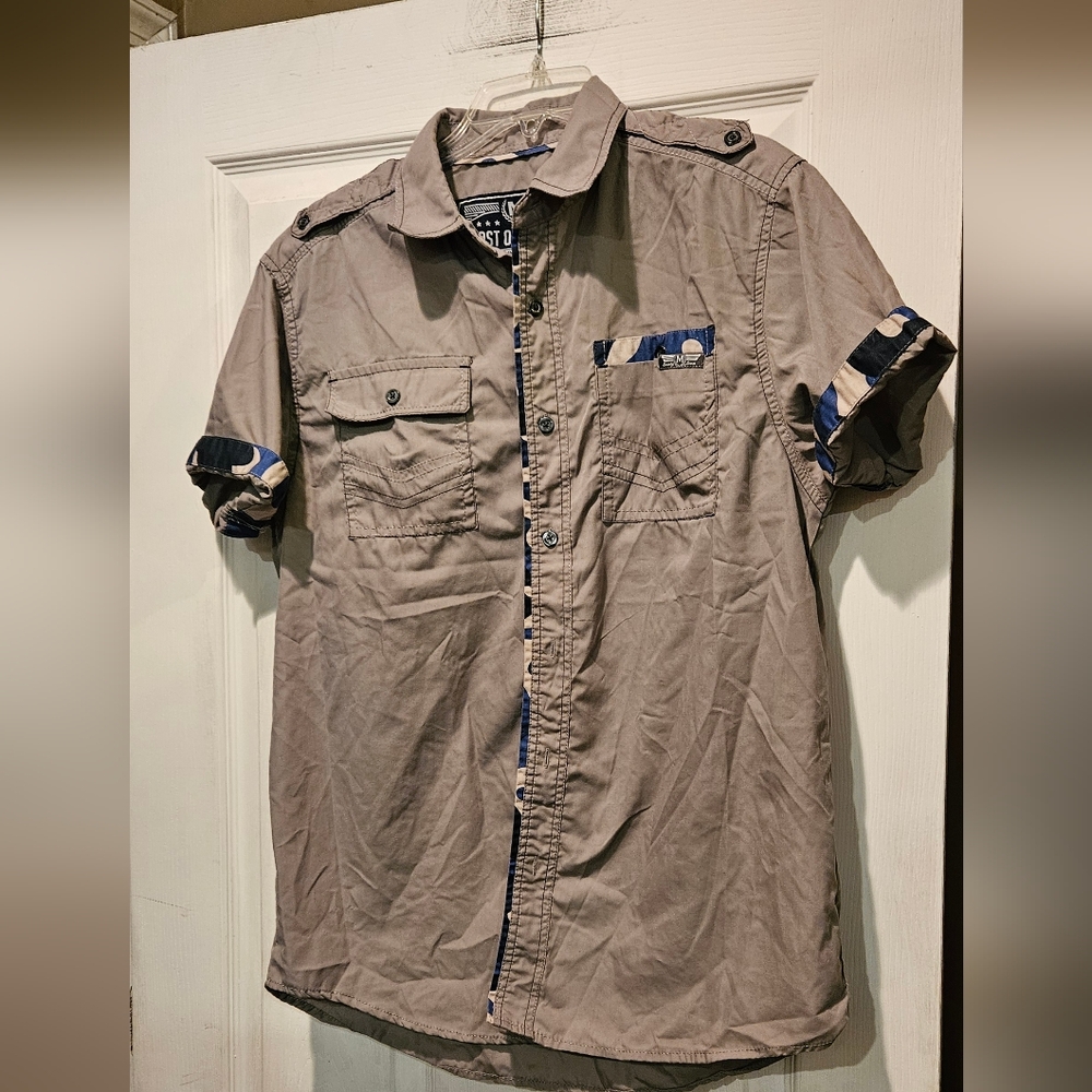 MOST OFCL SEVEN BUTTON UP SHIRT
